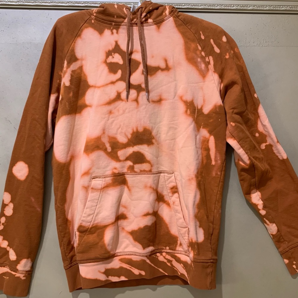 H&M Hoodie, tie dyed, terracotta color. Heavy weight and super soft.